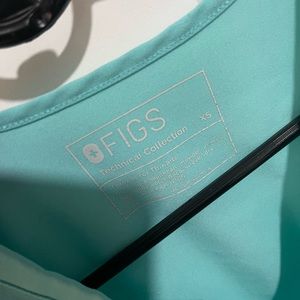 Figs women’s scrub top